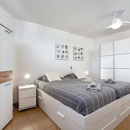 Apartment Geranios 404